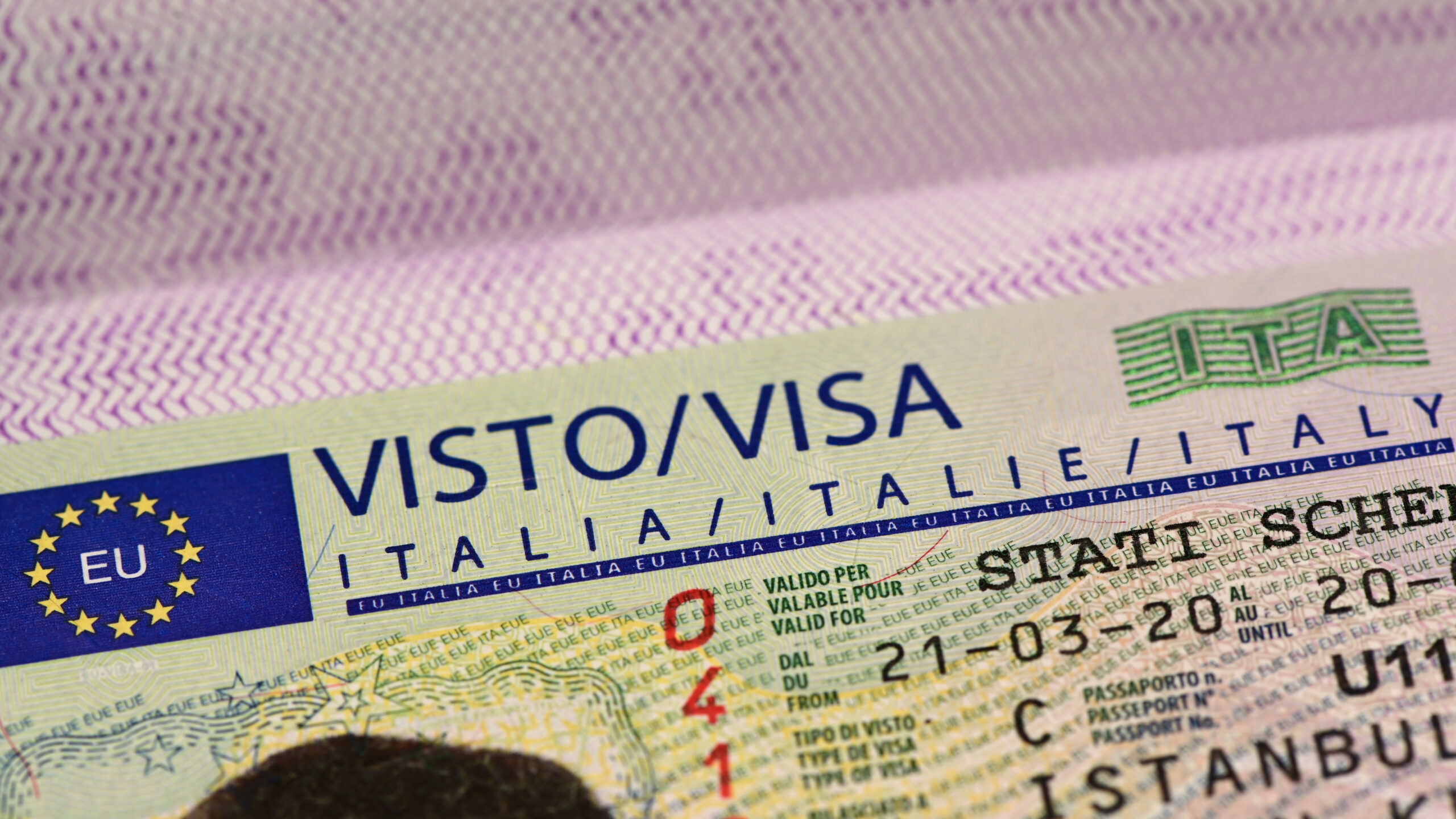 “Италия для Работающих: Оформление Рабочей Визы и Необходимые Документы”